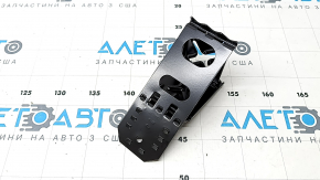 Wheel chock for Porsche Cayenne 19-26