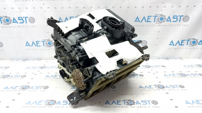 The bare heater housing of the Hyundai Santa FE 21-23 2.5, 2.5T air conditioner without radiators and actuators, the mount is broken.