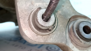 The rear left axle shaft with hub for a Land Rover Range Rover Velar 18-20 has microcracks.