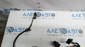 Audi Q5 80A 18-20 rear bumper wiring for parking sensors, foot-operated tailgate sensor, and BSM, the connector housing is cracked.
