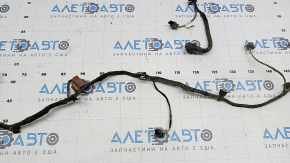 Audi Q5 80A 18-20 rear bumper wiring for parking sensors, foot-operated tailgate sensor, and BSM, the connector housing is cracked.