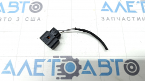A chip for the Porsche Cayenne 19-26 washer fluid reservoir level sensor.