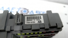 The fuse box under the dashboard of the Honda Accord 18-20 hybrid is broken.
