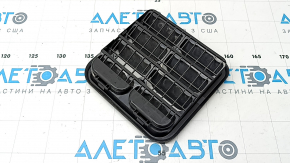 Right ventilation shield for Porsche Cayenne 19-26