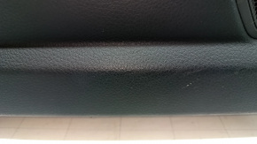 Front left door panel for a Porsche Cayenne 19-23 Bose, black leatherette, with backlighting, black leather armrest, scratches
