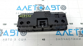 Porsche Cayenne 19-23 rear heated climate control, scratches