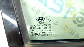 Hyundai Santa FE 19-23 front right triangle door glass with moldings, gloss black