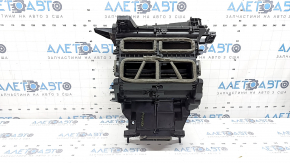 The heater housing is bare, the air conditioner is Land Rover Range Rover Velar 18-20 dual zone under dry heating