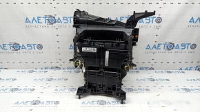 The heater housing is bare, the air conditioner is Land Rover Range Rover Velar 18-20 dual zone under dry heating