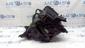 The heater housing is bare, the air conditioner is Land Rover Range Rover Velar 18-20 dual zone under dry heating