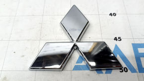 Mitsubishi Outlander 2022-2026 grille emblem