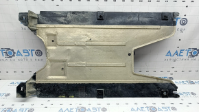 The central underbody protection of the Land Rover Range Rover Velar 18-20 is worn out.