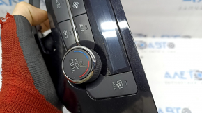 Nissan Rogue 17-20 auto climate control, scratches