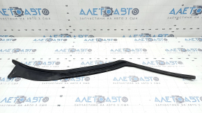 The door seal, side rear left rear Land Rover Range Rover Velar 18-23, tears in fasteners, worn