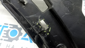 The rear bumper mount, right lower, for a Porsche Cayenne 19-23 is broken.