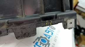 Rear bumper mount, lower left, Porsche Cayenne 19-23, crack in mount