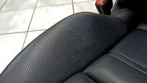 Driver's seat for a Porsche Cayenne 19-23 with airbag, electric, heated, ventilated, black leather with perforation, Comfort, dented, scratches on the back, needs cleaning