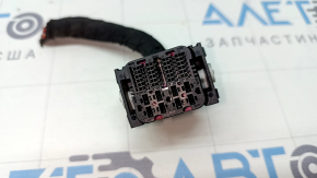 Black plug for the Porsche Cayenne 19-23 3.0T engine computer ECU.