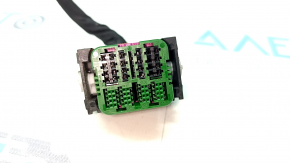 Green plug for the Porsche Cayenne 19-23 3.0T engine computer ECU.