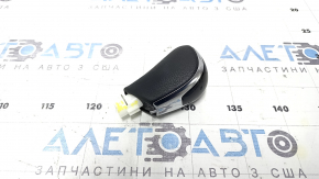 Nissan Rogue 17-20 black gear knob, scratched