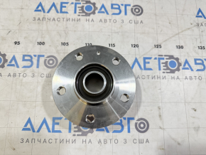Rear left hub Audi Q5 8R 09-17