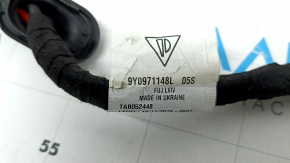 Right tailgate wiring for a Porsche Cayenne 19-23