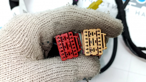 Left tailgate wiring for a Porsche Cayenne 19-23