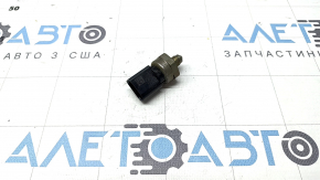 Porsche Cayenne 19-26 3.0T fuel pressure sensor on the fuel line