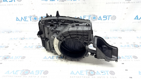 The bare heater housing and ventilation of the Porsche Cayenne 19-26