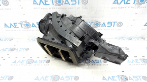 The bare heater housing and ventilation of the Porsche Cayenne 19-26