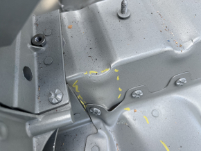 Rear left quarter wing of a 19-26 Porsche Cayenne on the body, silver, dented side member