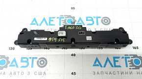 Kia Sportage 20-22 multimedia control panel scratched