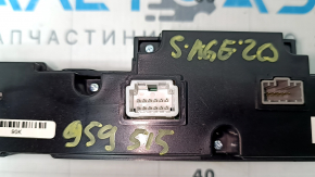 Kia Sportage 20-22 multimedia control panel scratched