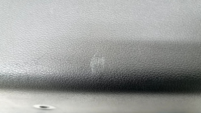 The lower trim of the Kia Sportage 17-22 trunk door is black, the fasteners are broken, there are scratches.