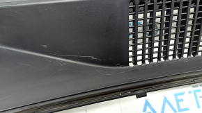 Plastic windshield wiper grille for Kia Sportage 17-22, without nozzles and seals, scratches