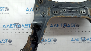 The front subframe of the Nissan Rogue Sport 17-22 is rusty, 4 ribs are torn.