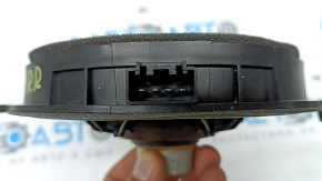 The rear right speaker on a Ford Edge 19-24 has broken guides.