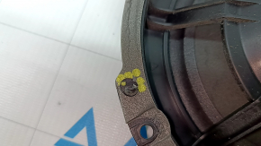 The rear right speaker on a Ford Edge 19-24 has broken guides.