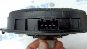 The front right door speaker on a Ford Edge 15-24 has a broken guide.