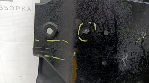 Right underbody protection for Kia Sportage 20-22, cracks