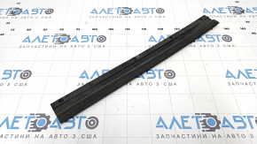 Door seal short lower rear right Nissan Rogue Sport 20-22