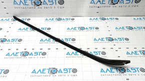 Right Ford Edge windshield molding with 15-24 scratches