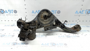 The rear right axle of a Nissan Rogue Sport 17-22 is rusty, the seal is torn.