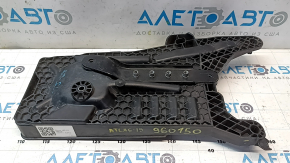VW Atlas 18-26 battery tray mount broken