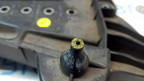 VW Atlas 18-26 battery tray mount broken
