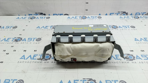 Passenger airbag in the dashboard of the Nissan Rogue Sport 20-22