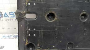 The right underbody protection of the Nissan Rogue Sport 17-22 is worn.