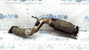 The exhaust pipe with the catalytic converter on a 2021-22 Nissan Rogue Sport is rusty.