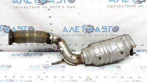 The exhaust pipe with the catalytic converter on a 2021-22 Nissan Rogue Sport is rusty.
