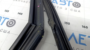 Upper rear right door molding for Audi A6 C7 12-18, gloss black, with glass seal, bent, torn seal, scratches